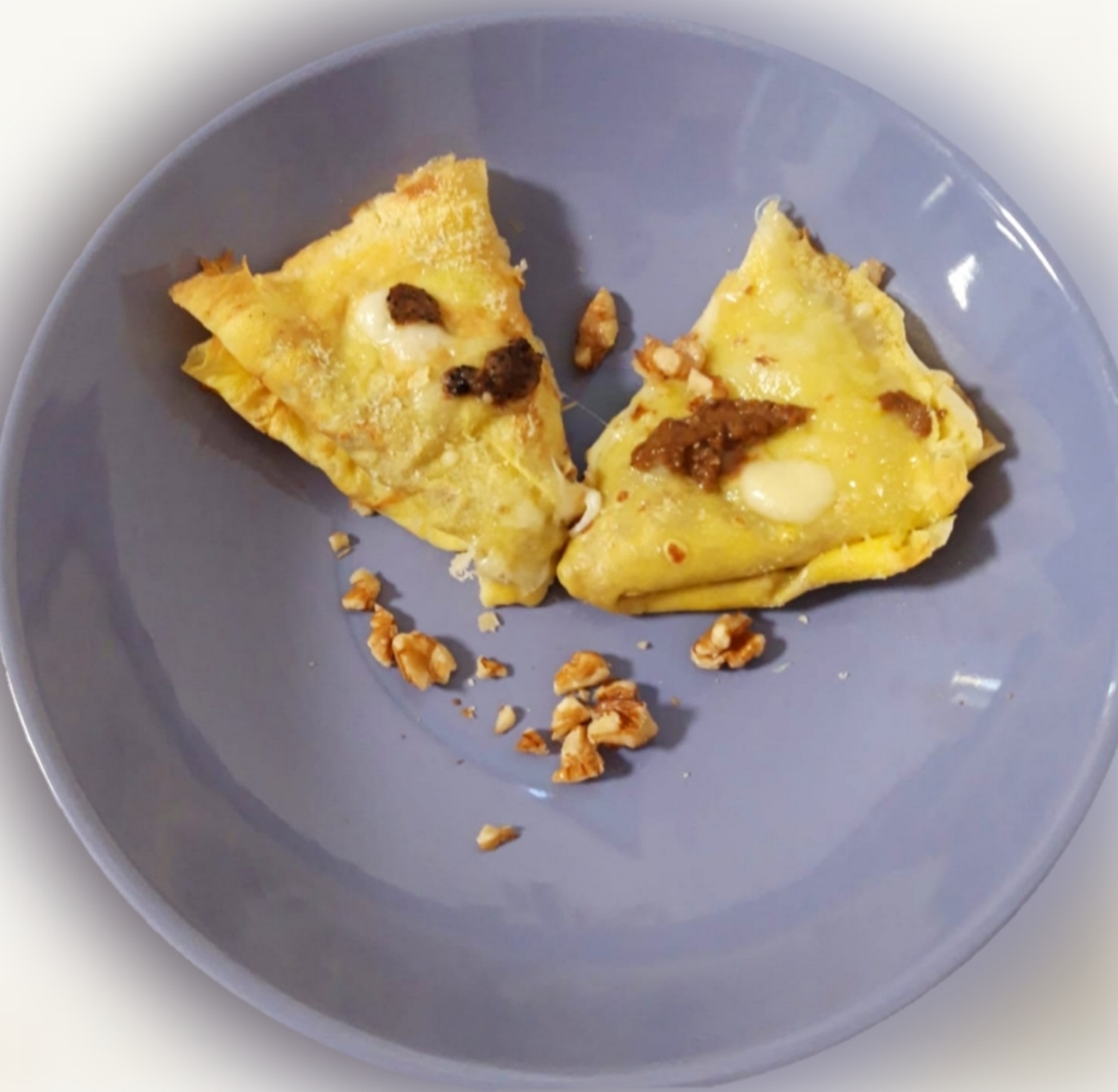 Crepes in Salsa con Noci e Crema di Tartufo
