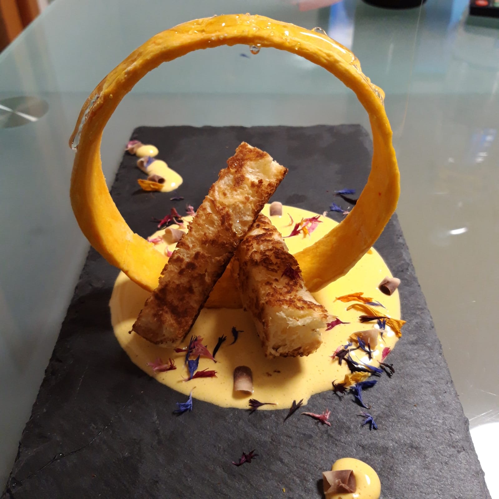Colomba 'caramellizzata' con Miele di Acacia e Tartufo Bianchetto